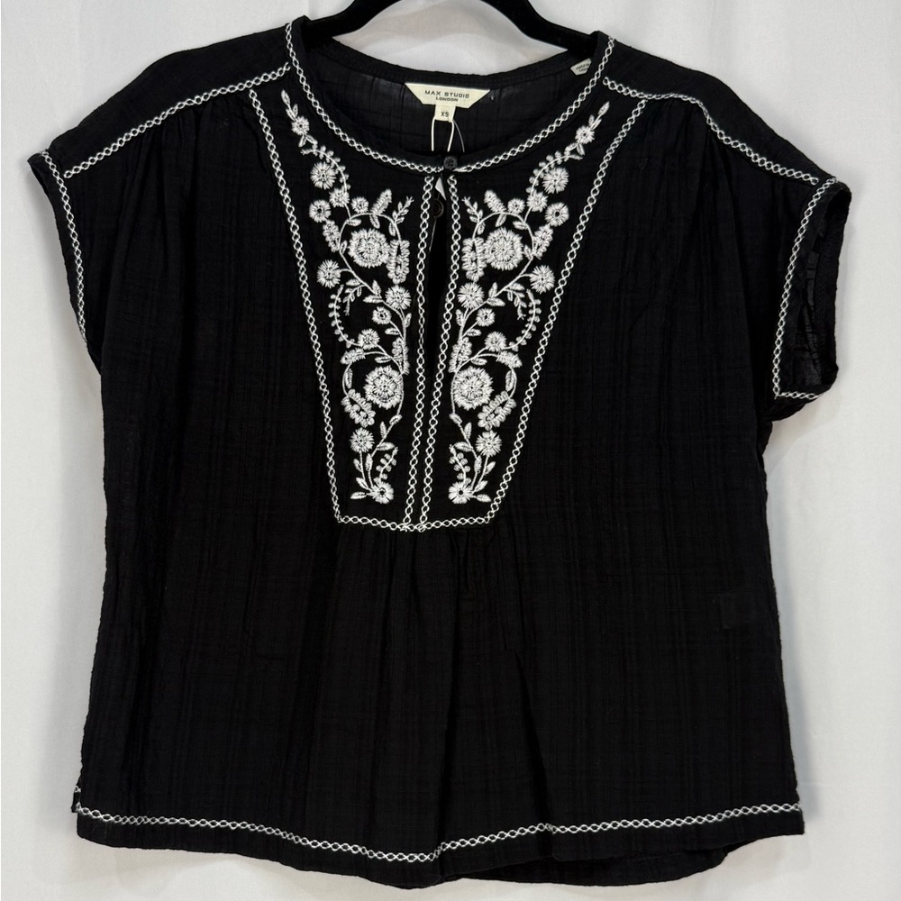 Max Studio New With Tagd Floral Embroidered Peasant Blouse size XS